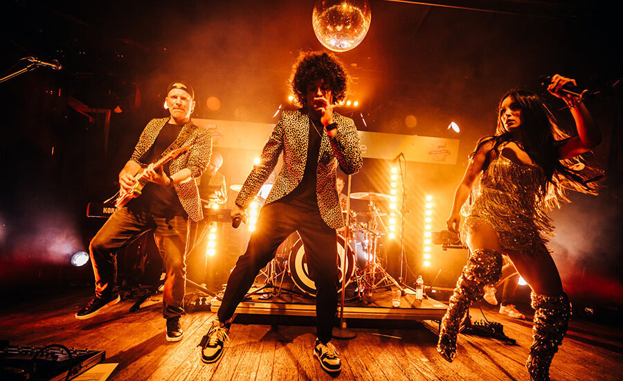 The Tour boeken voor openbaar feest