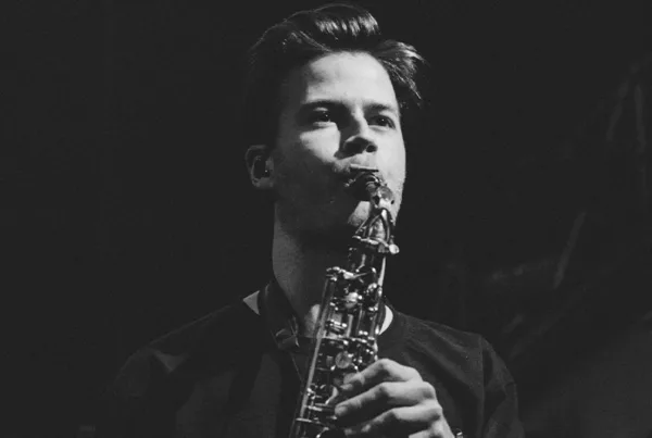 Saxofonist Gijs boeken